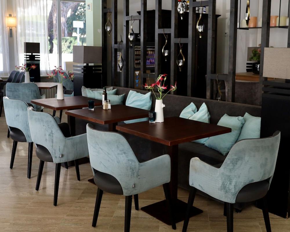Van Der Valk Hotel Barcarola サン・フェリウ・ダ・ギショルス エクステリア 写真