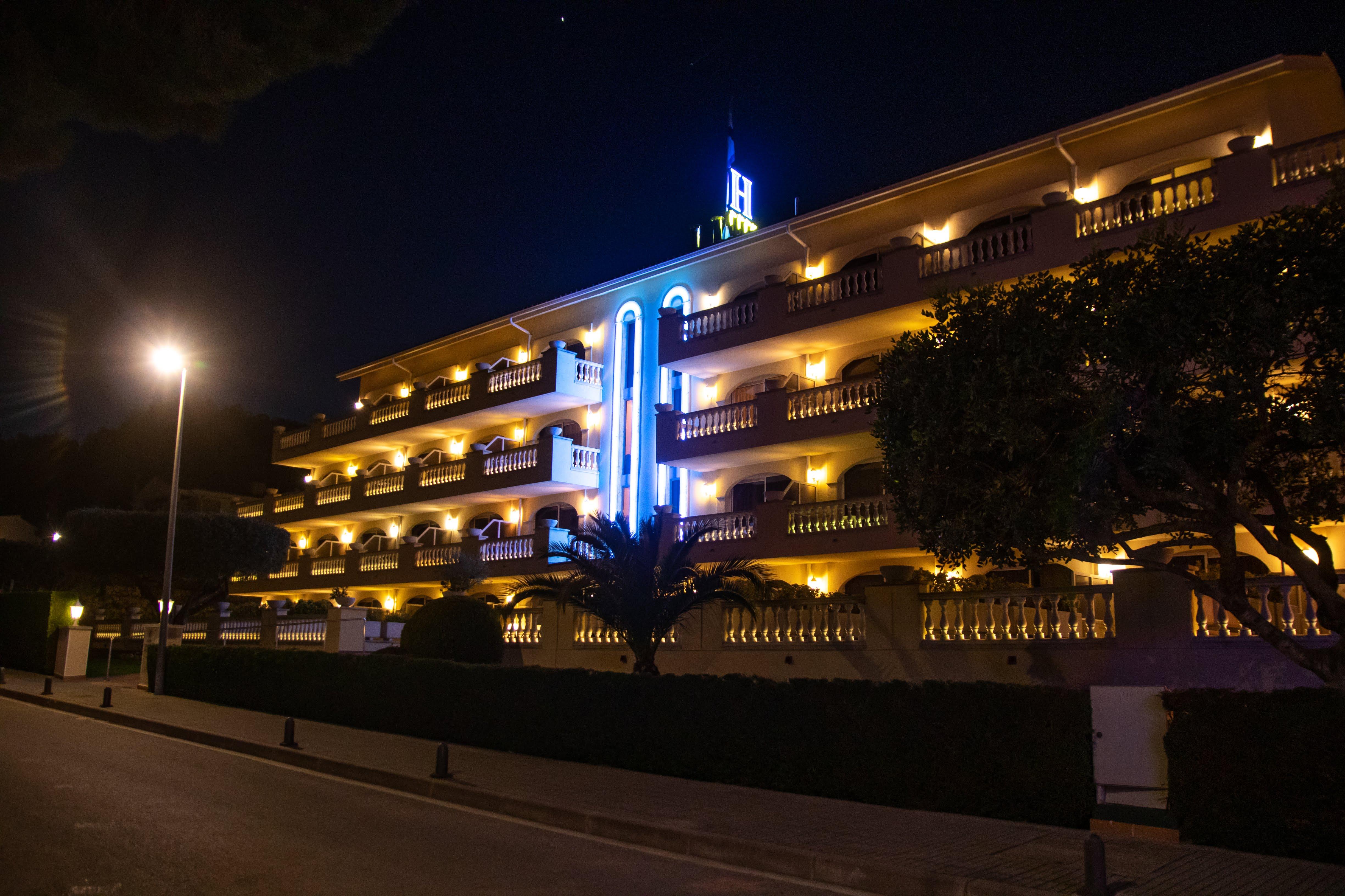 Van Der Valk Hotel Barcarola サン・フェリウ・ダ・ギショルス エクステリア 写真