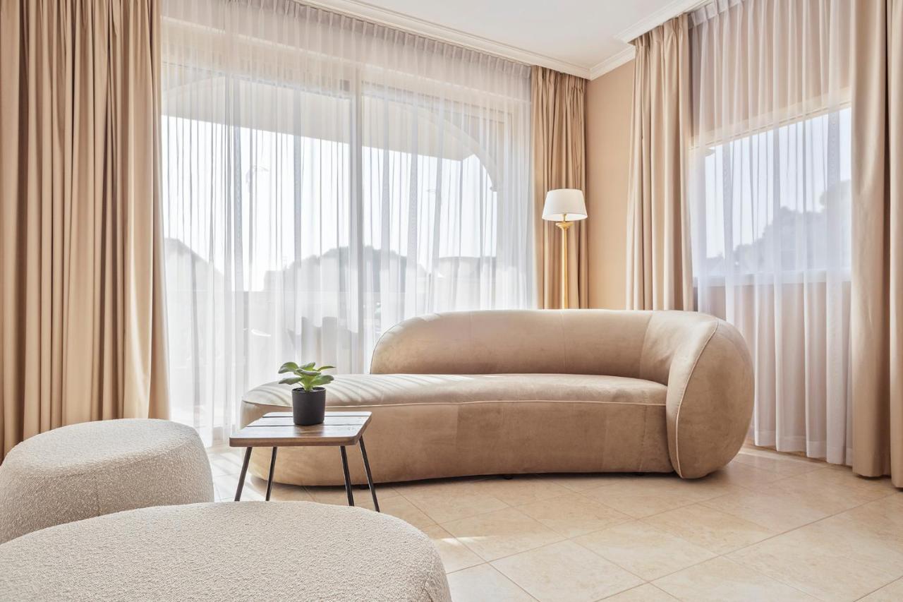 Van Der Valk Hotel Barcarola サン・フェリウ・ダ・ギショルス エクステリア 写真