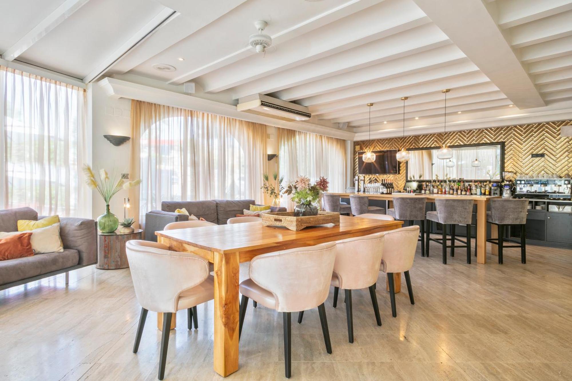 Van Der Valk Hotel Barcarola サン・フェリウ・ダ・ギショルス エクステリア 写真